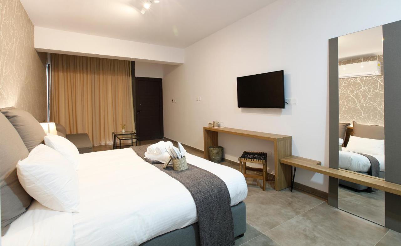 라르나카 Cosmopolis Multi-Venue 아파트 호텔 외부 사진